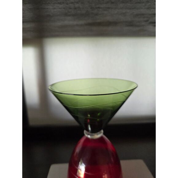 Fifth Avenue Crystal Reversible Red & Green Glass Goblet – 6.25" Retro Amberina - Picture 5 of 8